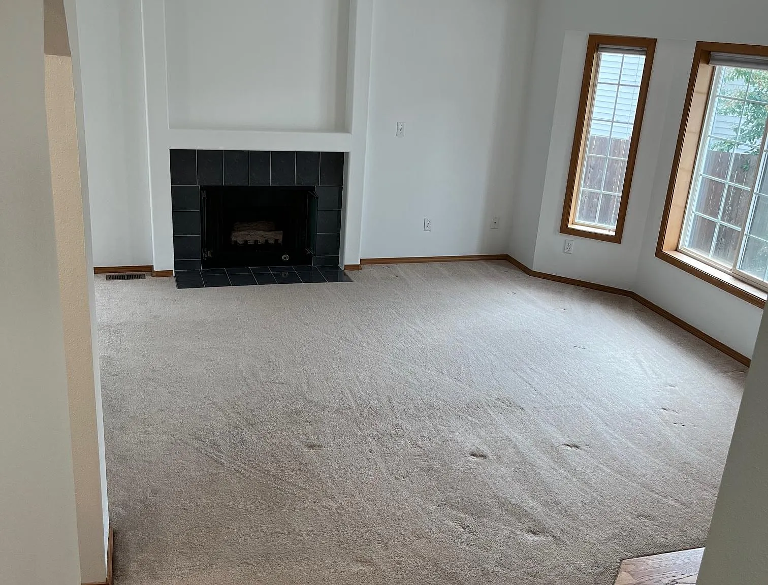 3 bed, 1094 sqft, $2,500 — Photo 3