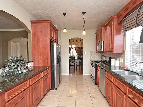 2nd image of 4423 Hardwood Glen Dr