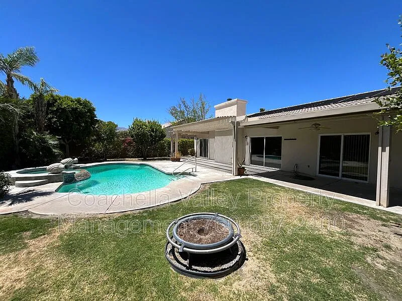 3 bed, 2.0 bath, 1680 sqft, $2,995 — Photo 2