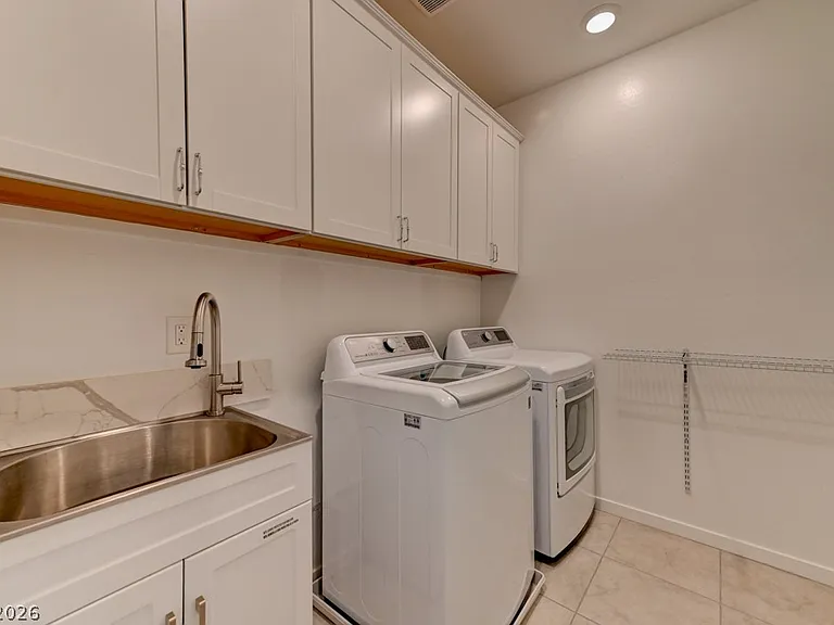 12393 Ferry Glide Ave — Photo 44