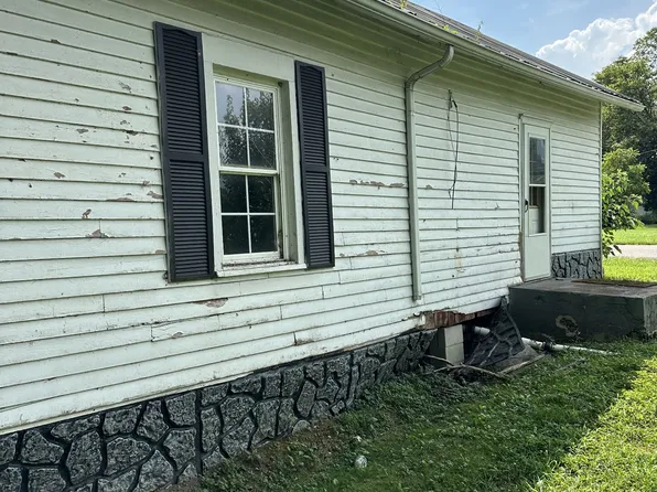 612 Old Highway 31 E #3, Bethpage, TN 37022