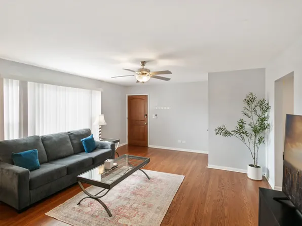 119 W Rockland Rd, Libertyville, IL