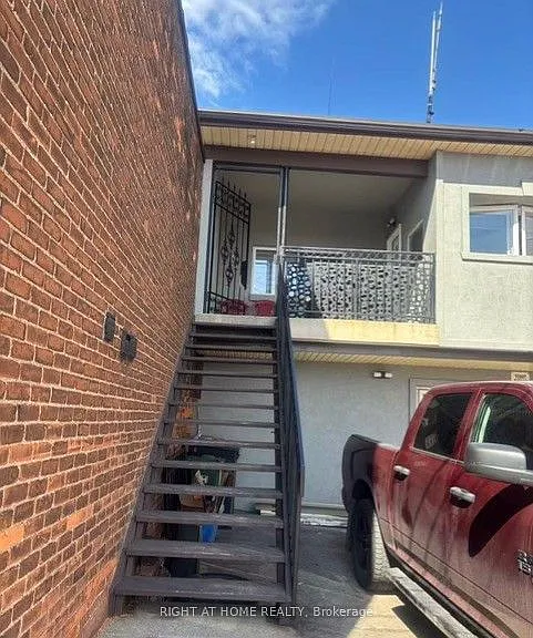 226 Kenilworth Ave N #2 — Photo 1