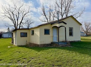 425 5th Ave SE, Beach, ND 58621