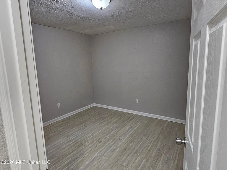 229 Lawrence Rd — Photo 9