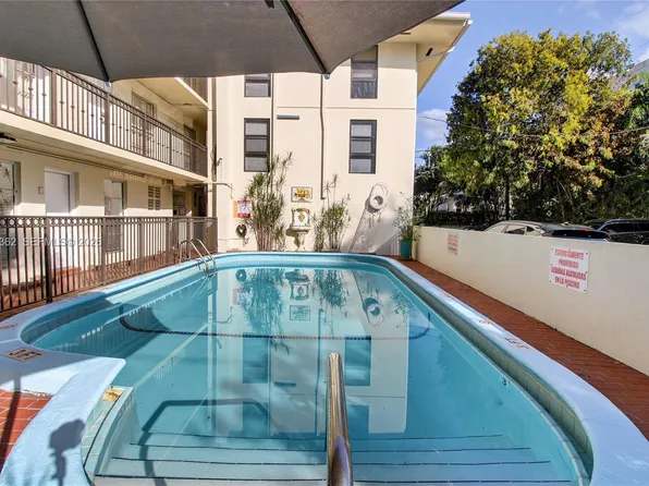 1600 S Le Jeune Rd #6, Miami, FL 33134