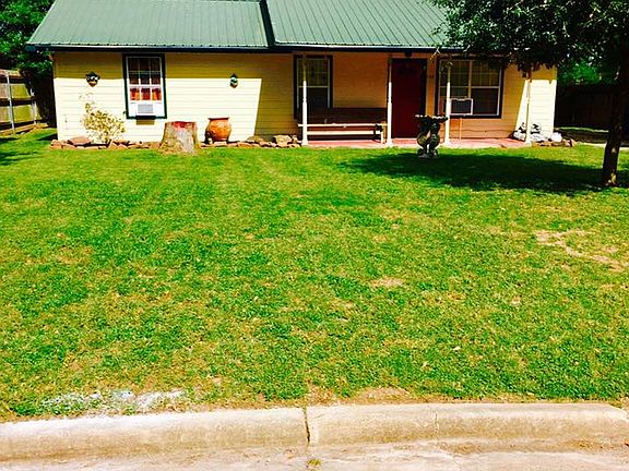 2nd image of 108 N Texas St