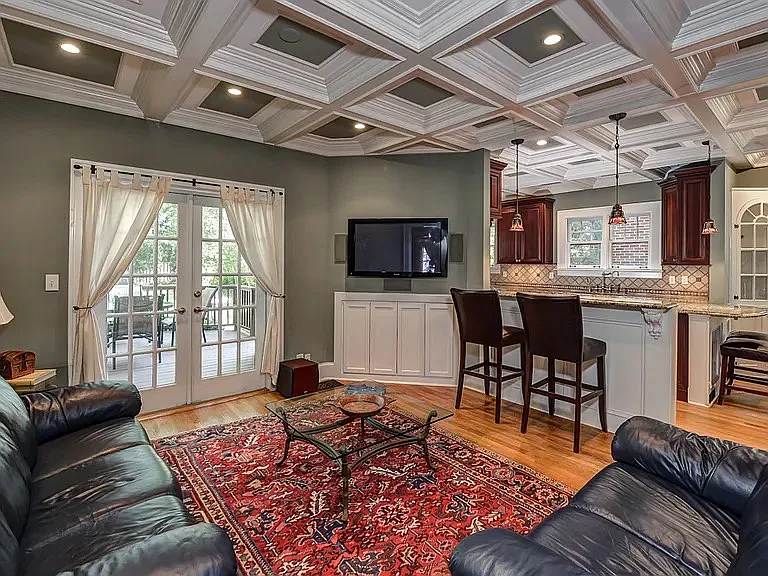 4 bed, 2959 sqft, $5,009 — Photo 3