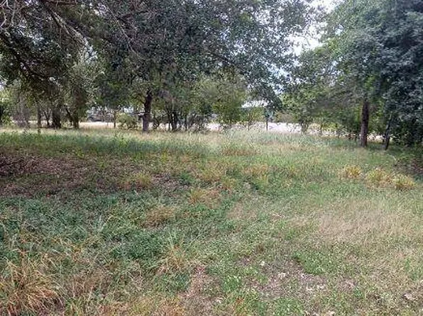 2376A Cox St, Beeville, TX 78102