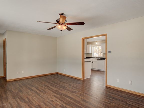 4th image of 307 S 2nd St