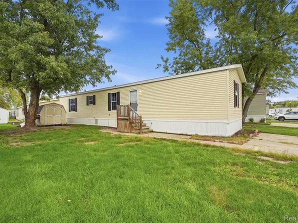 29691 Carousel St, Novi, MI 48377