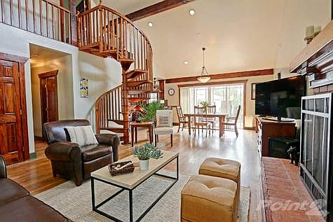 2608 Vargas_Living room4