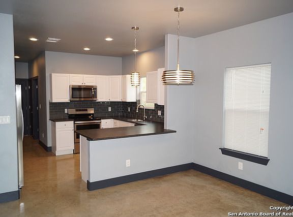 5th image of 1819 N Hackberry St #101