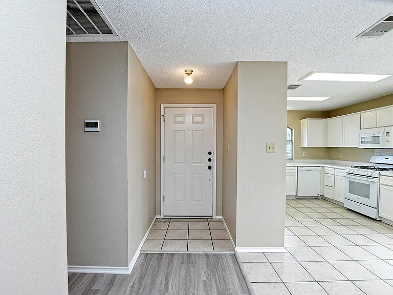 15009 Big Falls Dr — Photo 4