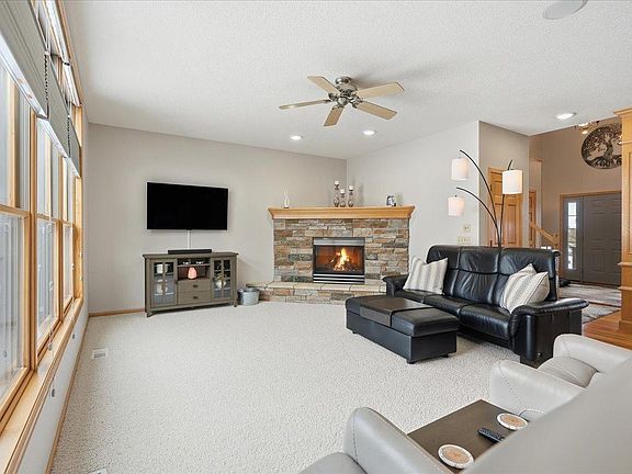 3rd image of 1654 Waters Edge Dr