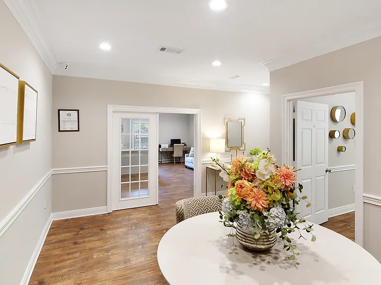 Parklane Apartment Homes — Photo 15