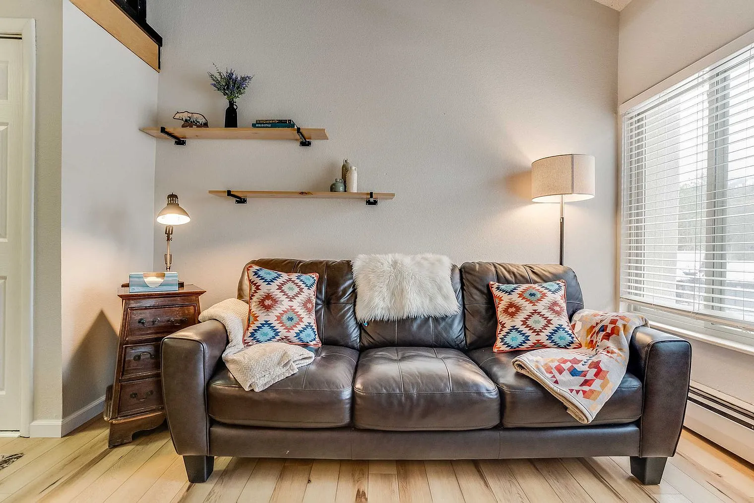 2 bed, 3.0 bath, 1345 sqft, $4,788 — Photo 4