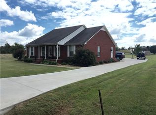 20 Old Camargo Rd, Fayetteville, TN 37334