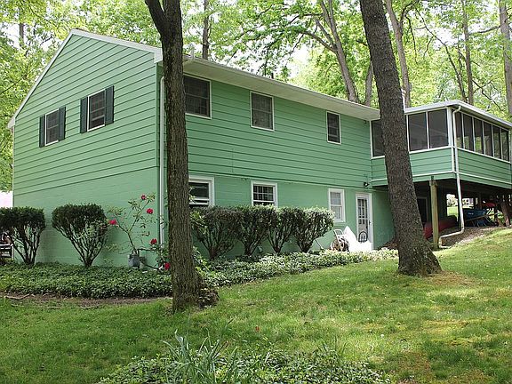 3rd image of 236 Oakley Dr
