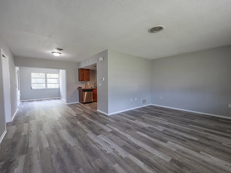 916 Gillespie St — Photo 23