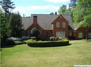 1090 Country Club Cir, Birmingham, AL 35244
