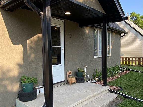 2nd image of 29 Gladstone Ave N