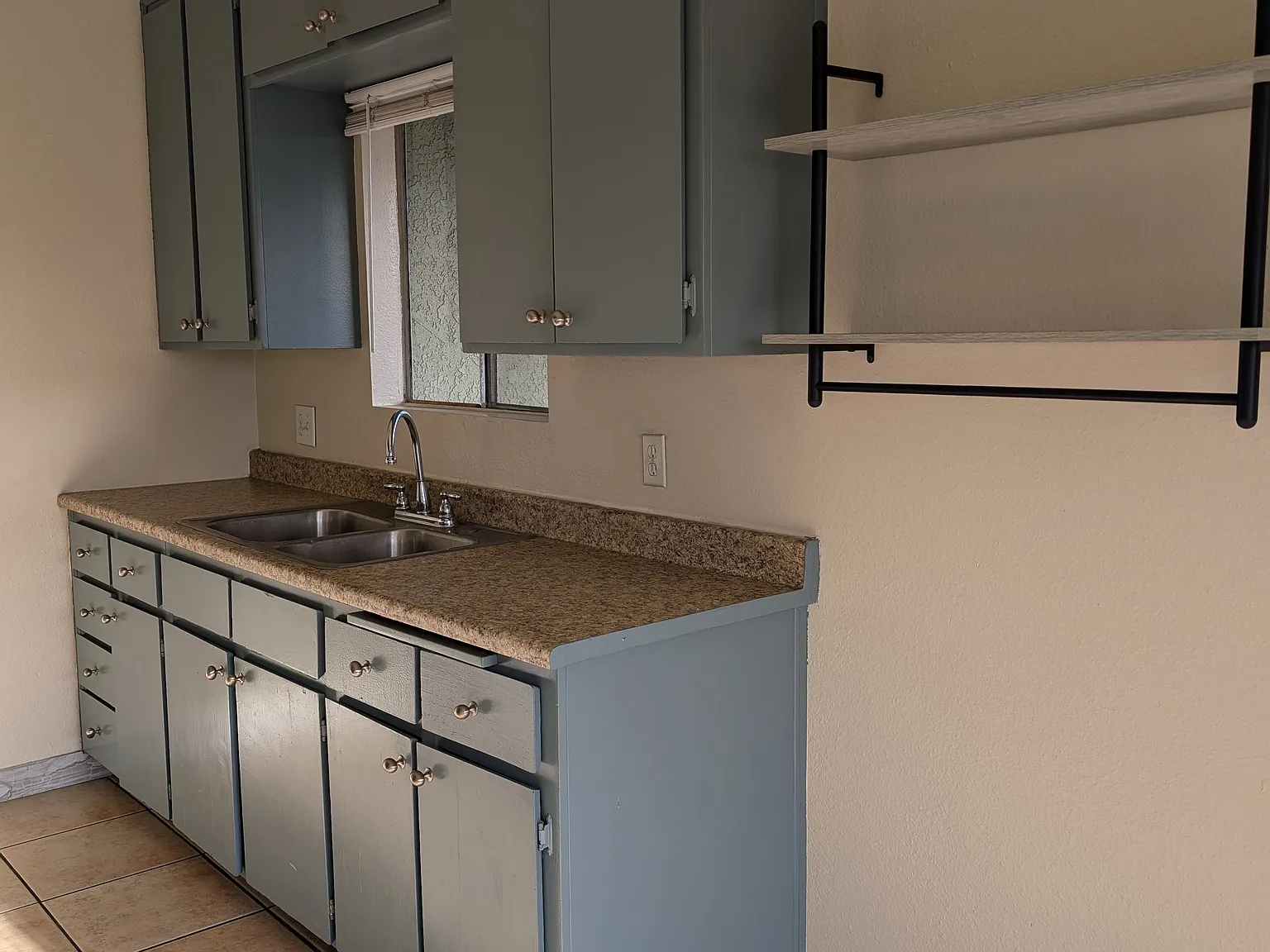 2 bed, 1100 sqft, $2,295 — Photo 4