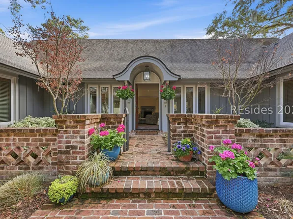 28 Pine Island Rd, Hilton Head Island, SC 29928