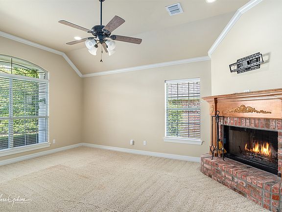 3rd image of 106 Red Fox Cir