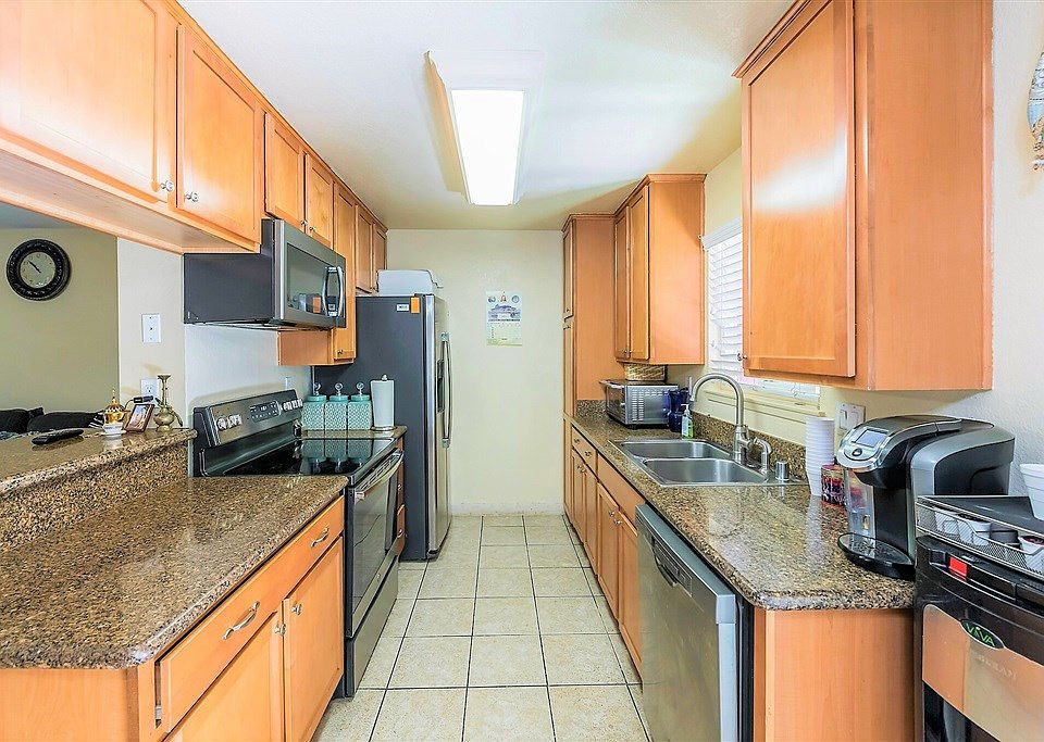 1st image of 1000 Estes St Unit 29