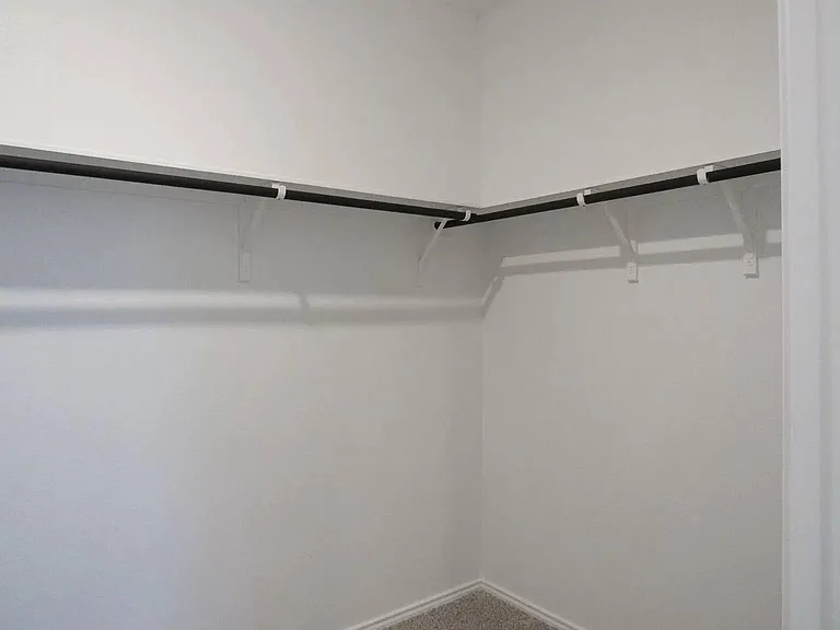 204 Coventry Dr — Photo 14