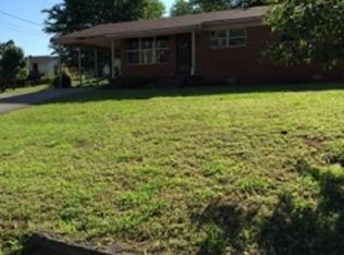 103 Cannon Dr, Lexington, TN 38351