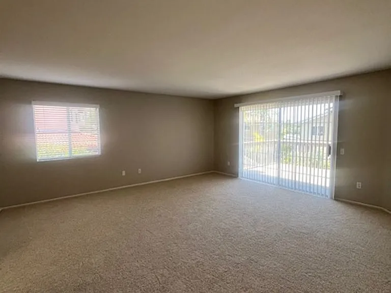 1443 Roadrunner Dr — Photo 23
