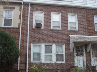 2065 33rd St, Astoria, NY 11105