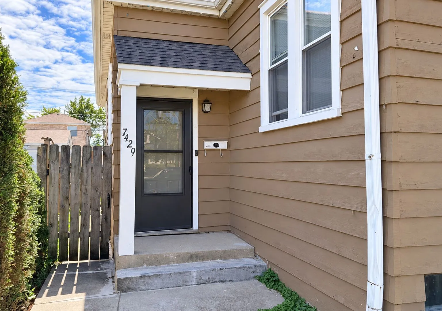 Renovated 3 Bed, 1 Bath Home in Summit — Photo 2