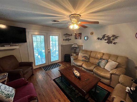 2nd image of 3417 Laguna Shores Rd
