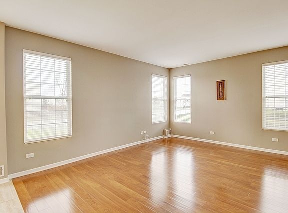 4th image of 5017 Montauk Dr #0