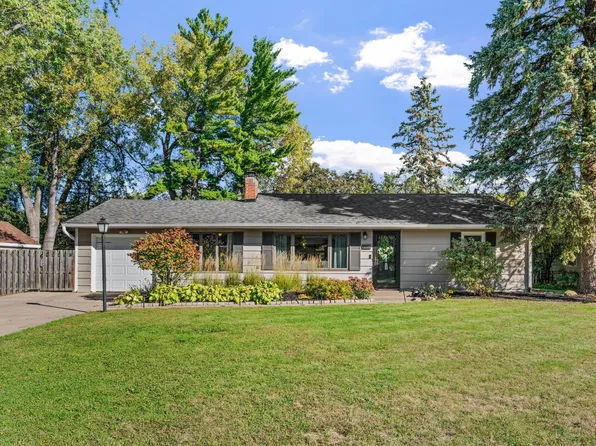 1197 Burke Ave W, Roseville, MN 55113