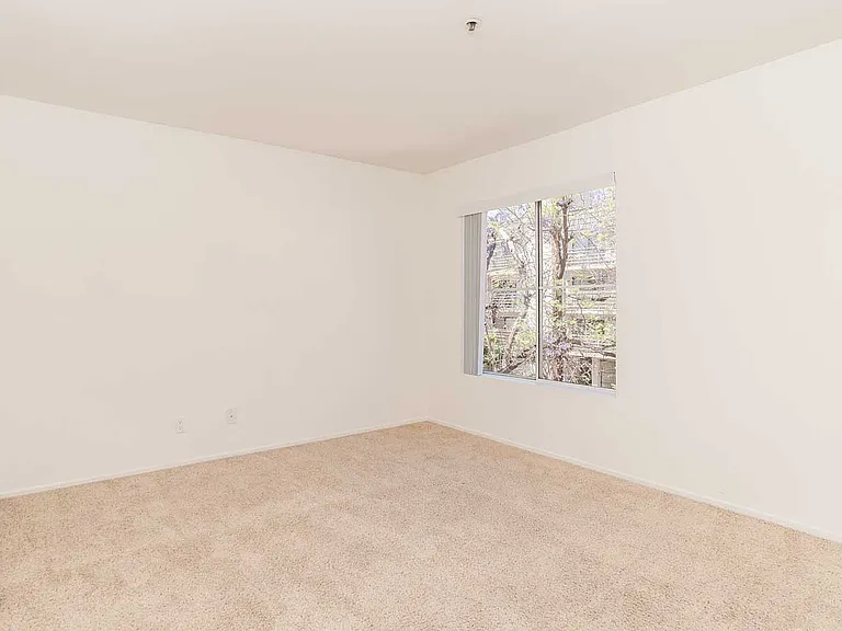 Marlon Manor — Photo 7