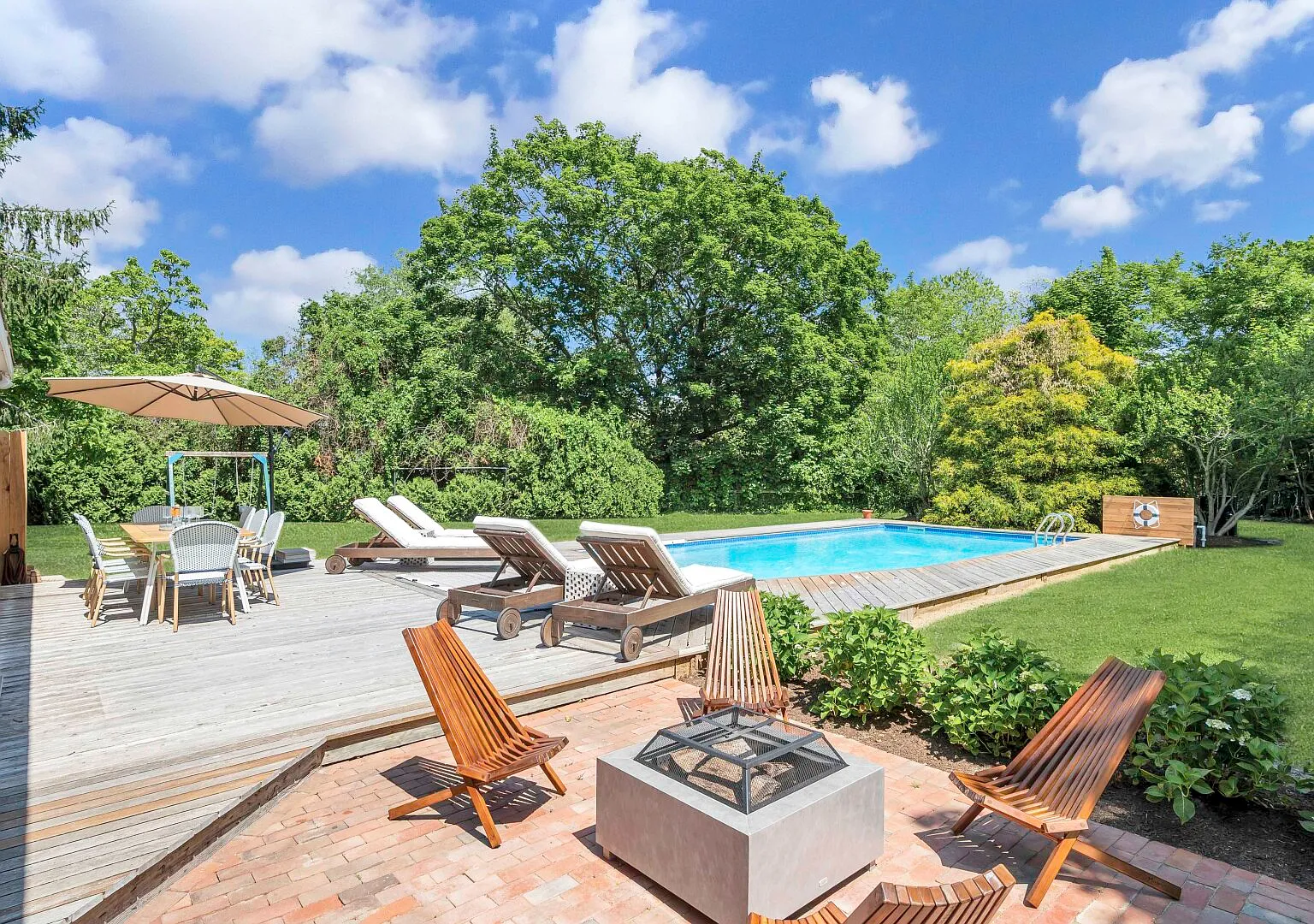 Private pool, Wood Fire Pit, Outdoor Shower, Minutes to Beach — Photo 1