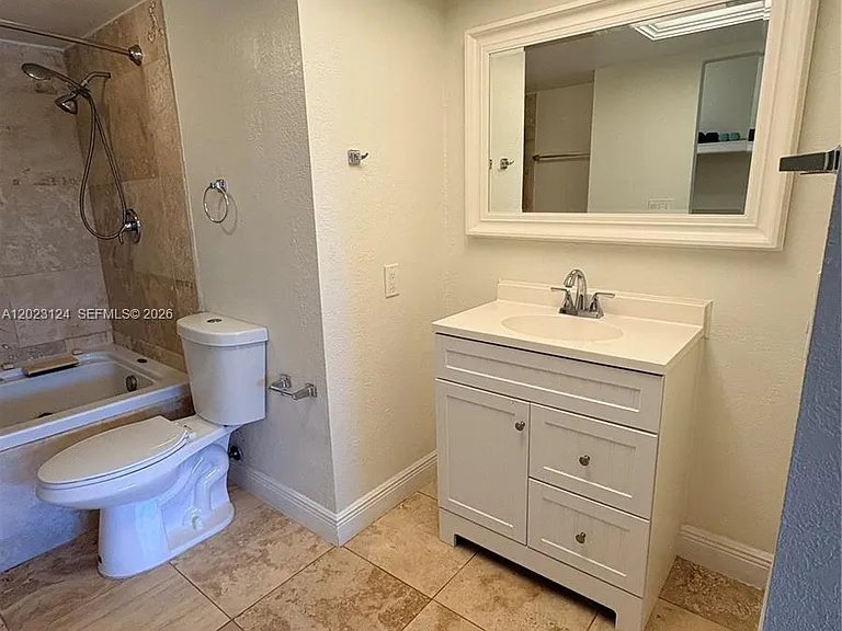 2510 SE 16th Pl #203 — Photo 22