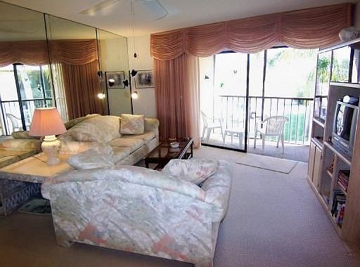 3rd image of 1999 NE Collins Cir APT 110