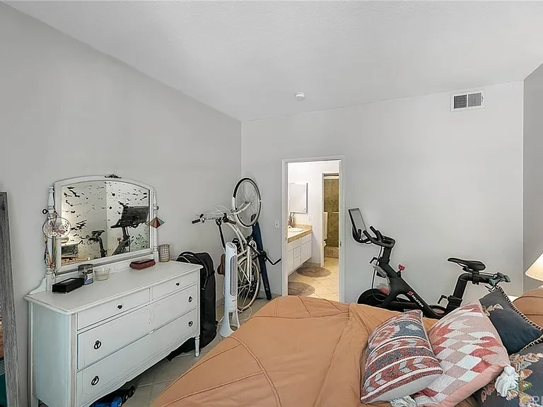 24105 Del Monte Dr #445 — Photo 9