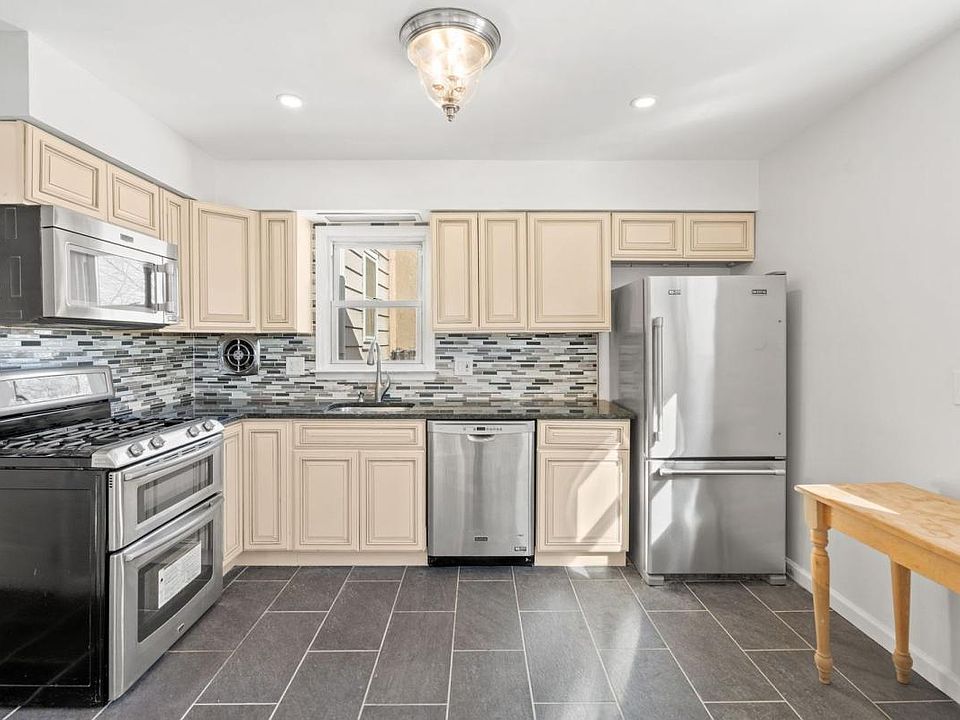 1st image of 240 Hancock Ave #2A