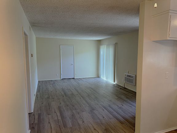 2nd image of 2727 Montrose Ave APT 5
