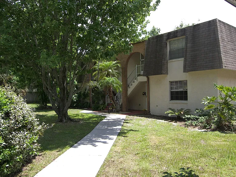 643 W Oak Terrace Dr #B — Photo 11