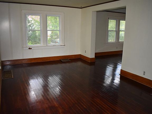 3rd image of 1842 N Brookfield St