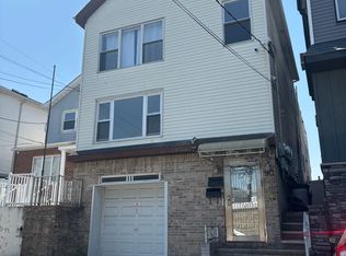 90 W 49th St FLOOR 1, Bayonne, NJ 07002