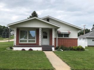 224 S 3rd St, Howells, NE 68641