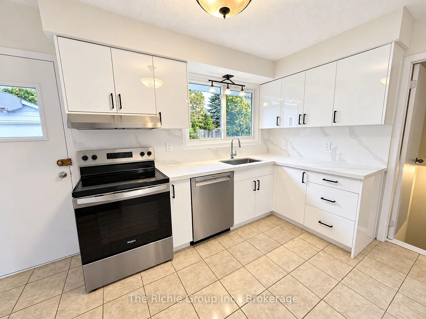 4 bed, $3,700 — Photo 4